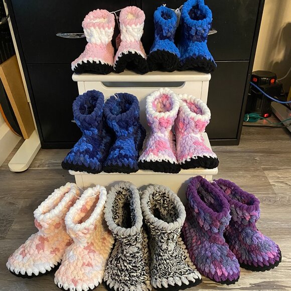 New Super Cozy soft slippers - All in Blue size 5/6 - nonslip bottoms - Picture 3 of 3